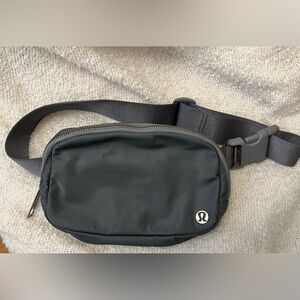 lululemon grey fanny pack